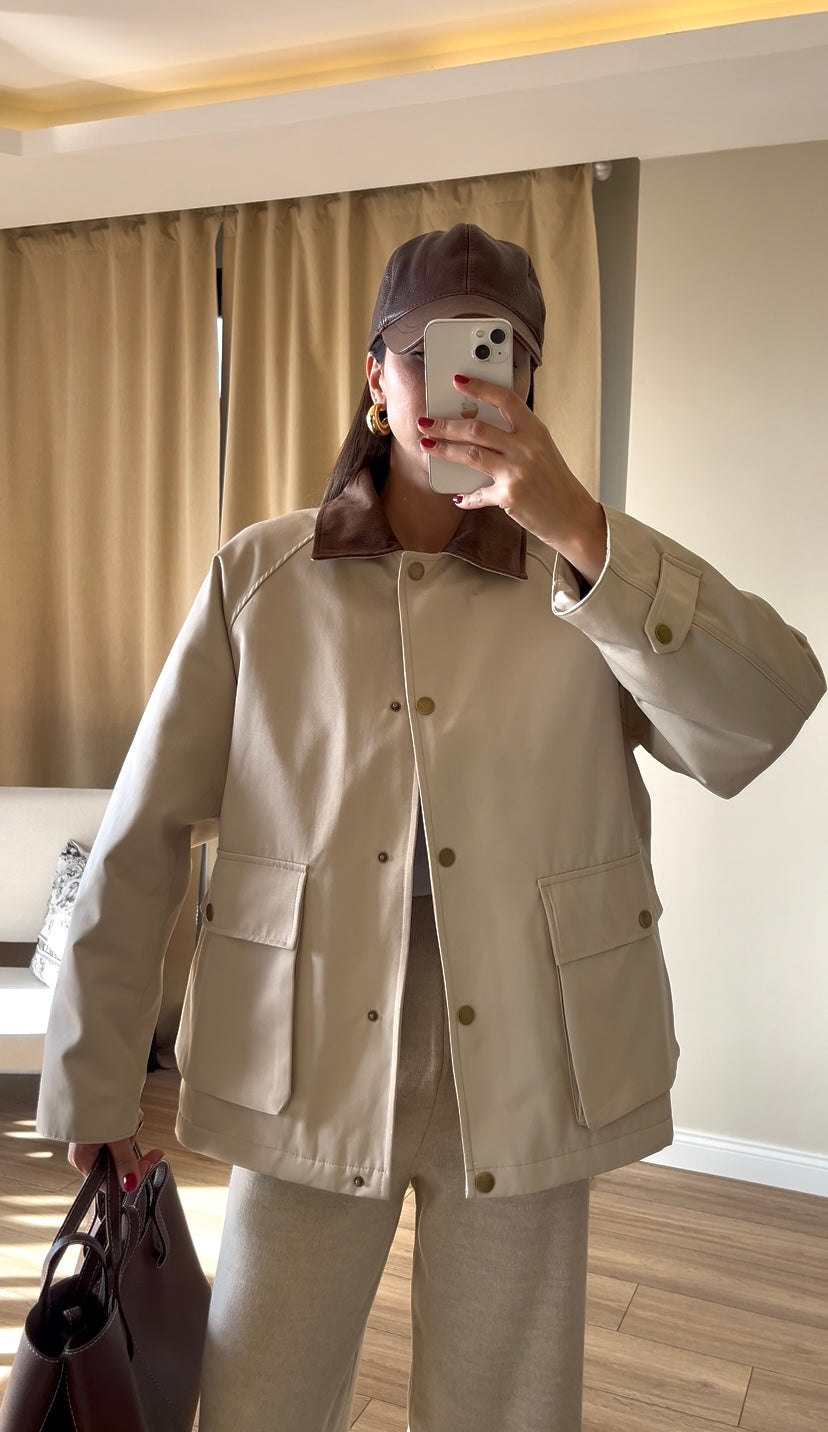 PREMIUM COLLAR CREAM JACKET WITH VELVET DETAIL INNER LINING