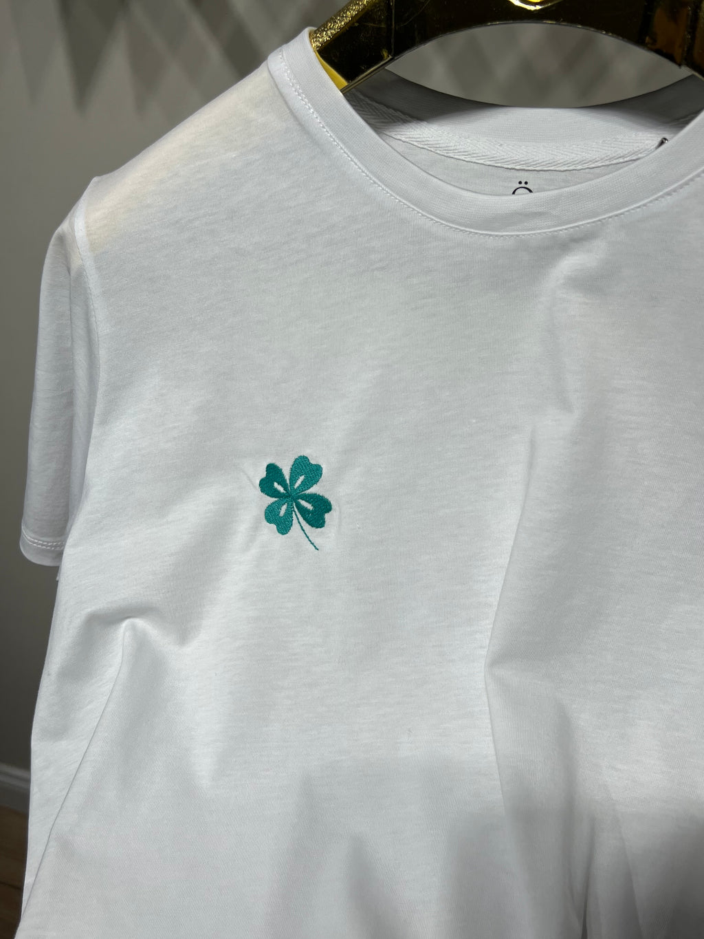 Embroidered 4-Leaf Lucky Clover %100 Cotton Tshirt